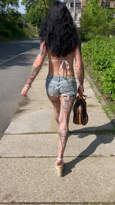Run after me fast - I'm waiting for you