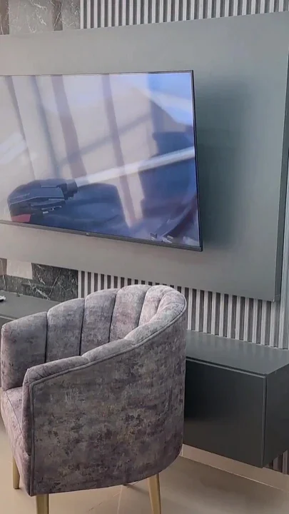 My Sexy Big Ass Neighbor Comes to My House Angry Because of My Music to Please