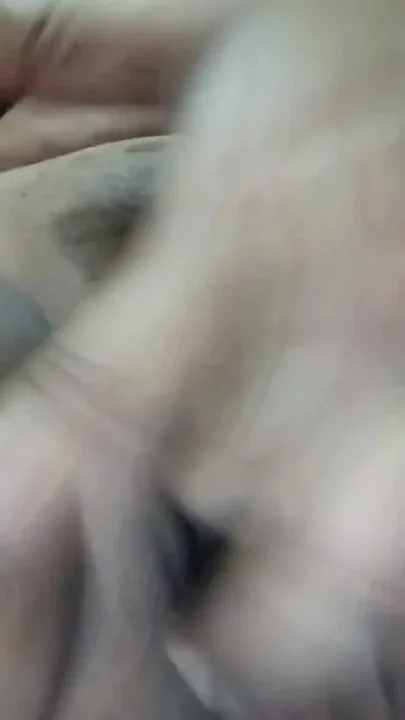 Single girl fingering in her pussy and pleasure Clip 2
