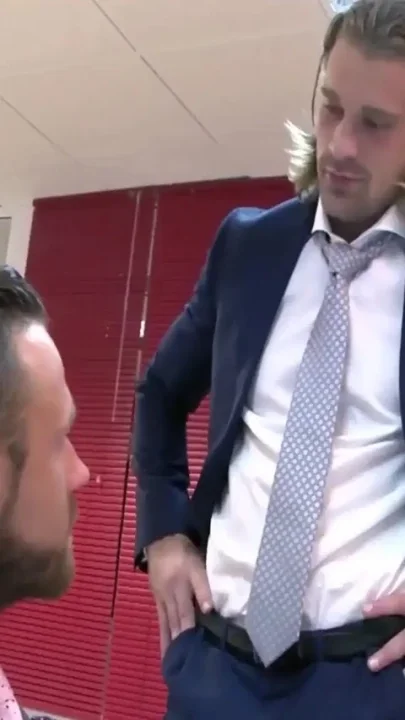 MENATPLAY - Businessman Johan Kane fucks Logan Moore in office