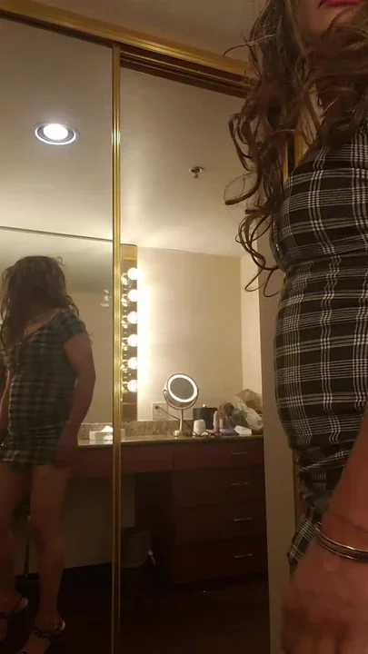 sexy fem showing off
