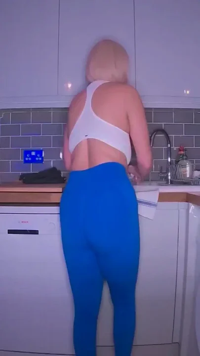 Freeuse Stacked American Stepmom Loves British Cock