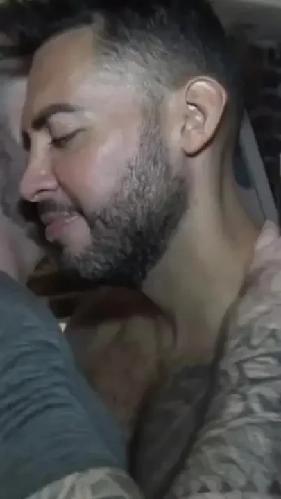 The French bottom te xused raw by Viktor Rom
