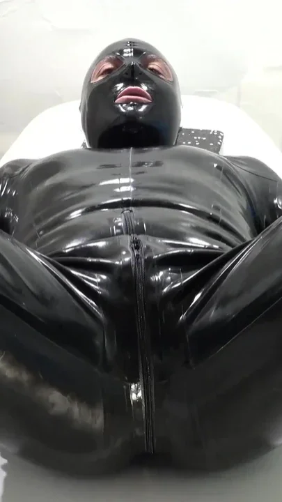 The Slave Was Given Another Task Before I Played with My Lover What Do You Think