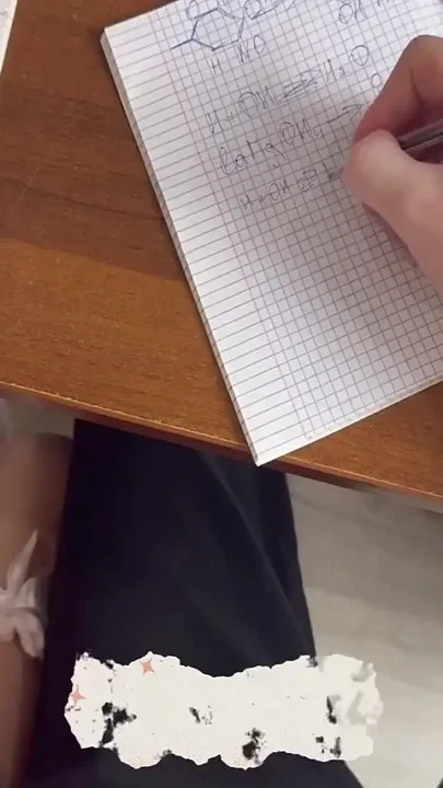 My 18 Classmate Suddenly Girl Started Jerking off My Dick Right in Class