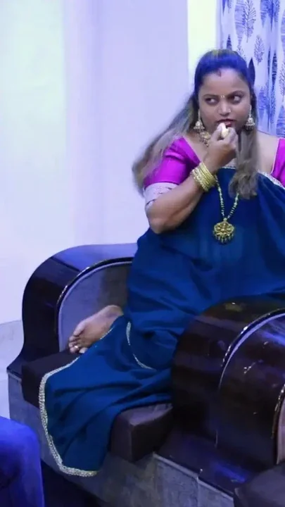 TWO GIRLS BET A BANANA ON THE CARROM GAME Clip 1
