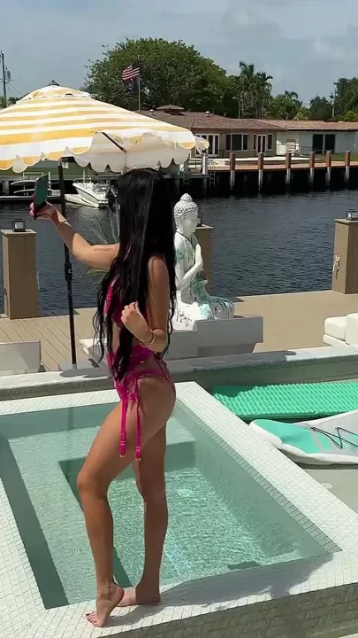 Big Dick Jmac Gives Bambi and Eye Rolling Dick Down