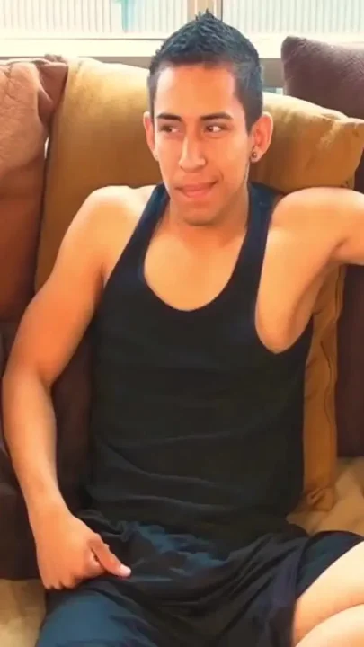 Sexy Str8 Guy Blows Huge Load Solo Jerk