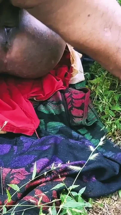 Aj to pados vali bhabhi ko jangal me thoka Clip 1