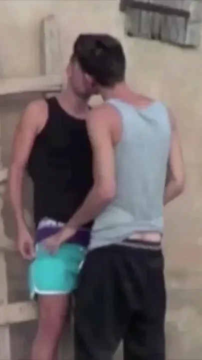 Two seyx tiwnks 22 yo fucking in exhib