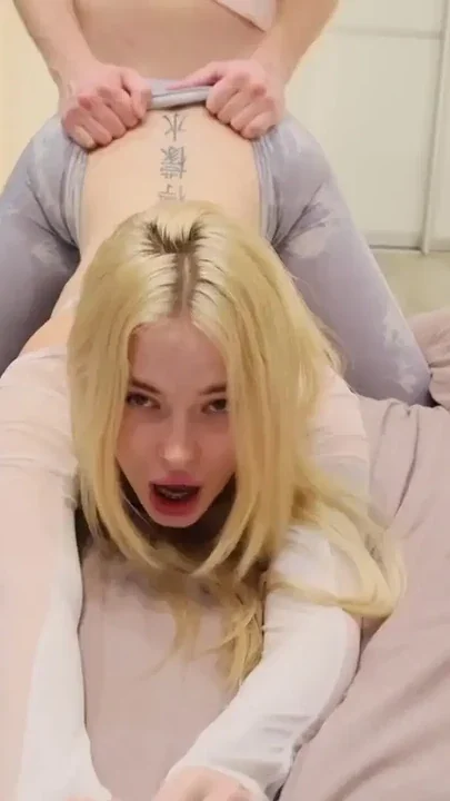 Quickie in torn leggings Clip 2