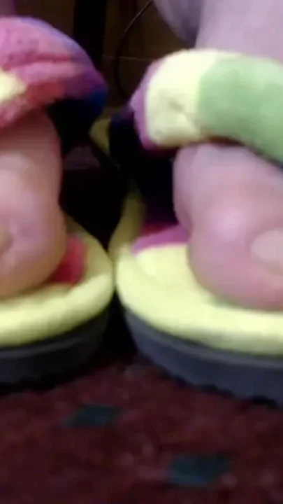 Long natural toenails flip flops