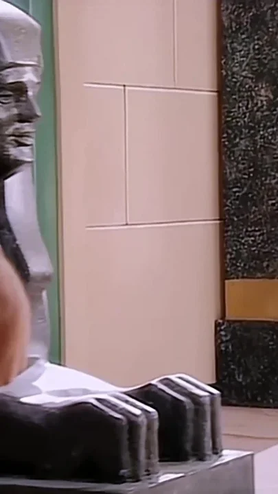 The beautiful Cleopatra fucks with the commander of the Roman troops
