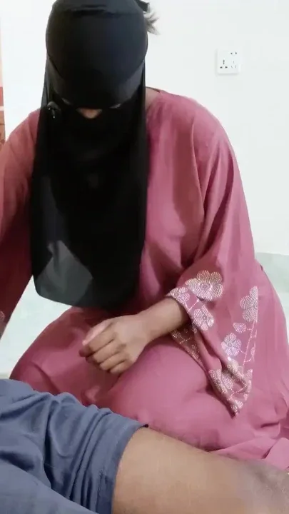 Desi Hijabi aunty's sex secret behind close doors Part-one with bangla voice Clip 1