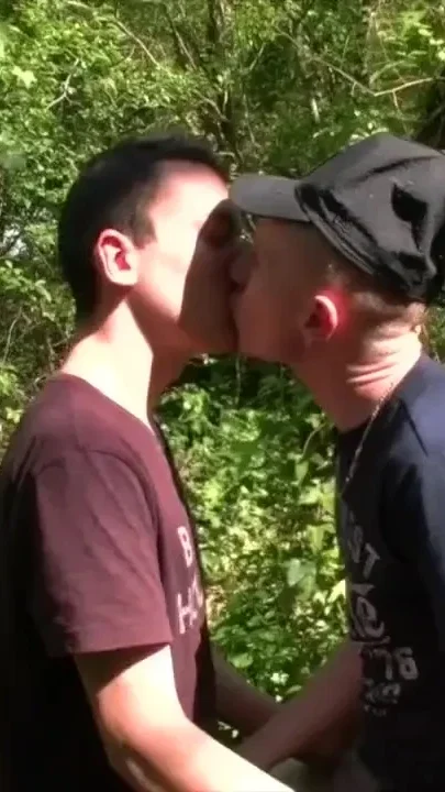 Twink fucked by badboiy in cruising forest