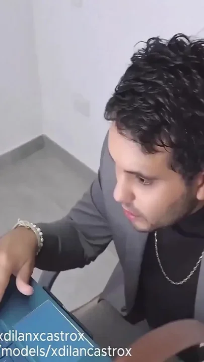 Married Man Fucks Gay Whore Starts with a Condom and Ends with a Bareback Creampie