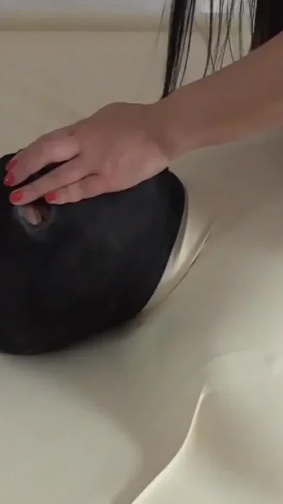 Gagging Martyrdom in Vacuum Bed