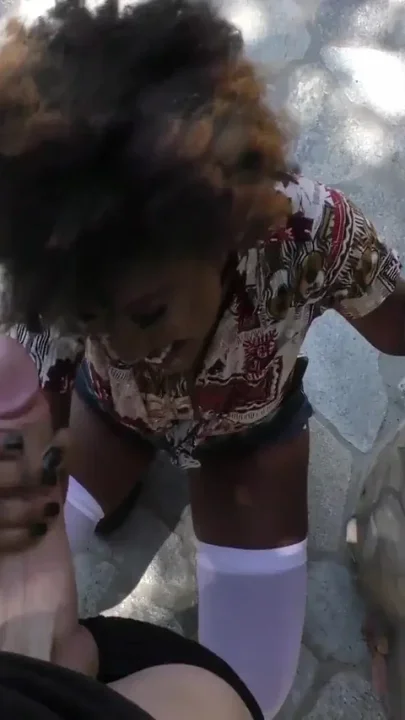 Ebony Daizy Cooper fucks huge wite dick