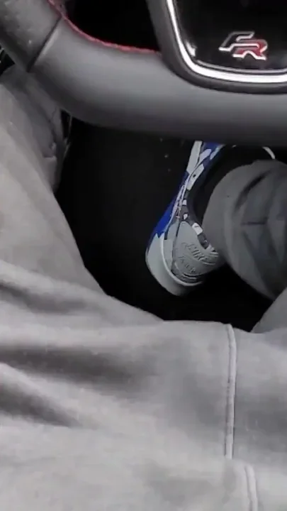 Handjob in the car on a very busy street o o huge risk