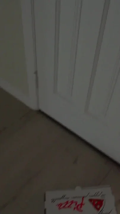Pizza delivery by Marilyn Johnson leads to messy facial