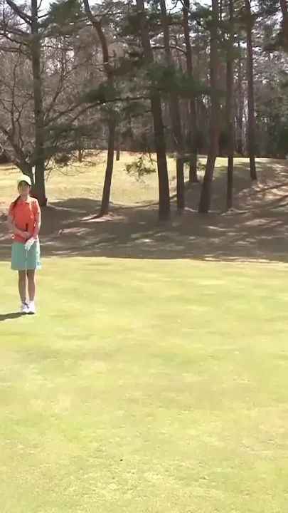 Asian golfer gets pounded on the green