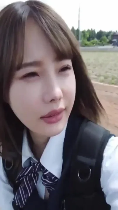 Outdoor Tease Mischievous Girl and Controlled Release Part1