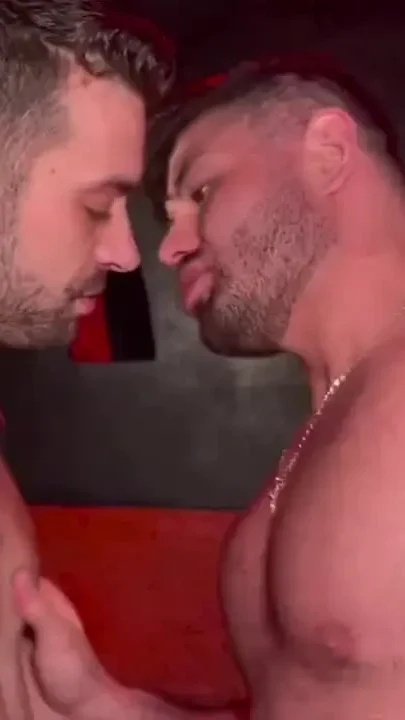 Felipe Teleas fucked raw by Bony Babyron