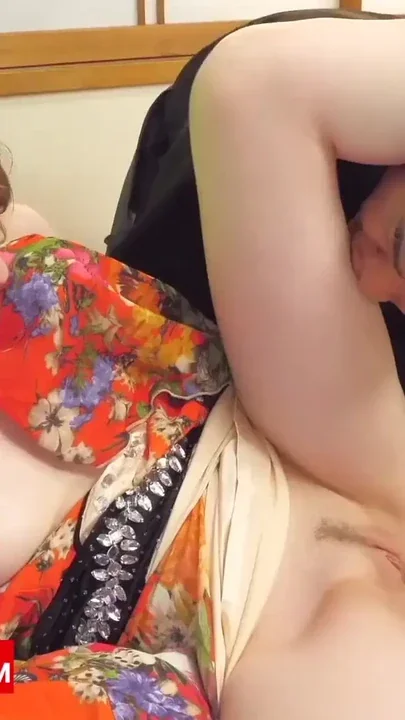 Petite Pale Melody Marks Stretched Wide by Mature Japanese Uncle's Thick