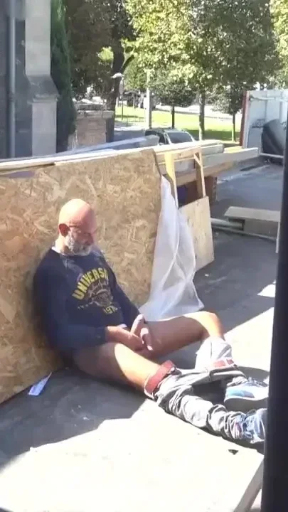 Young gay accept to be creampied by Stepdaddy