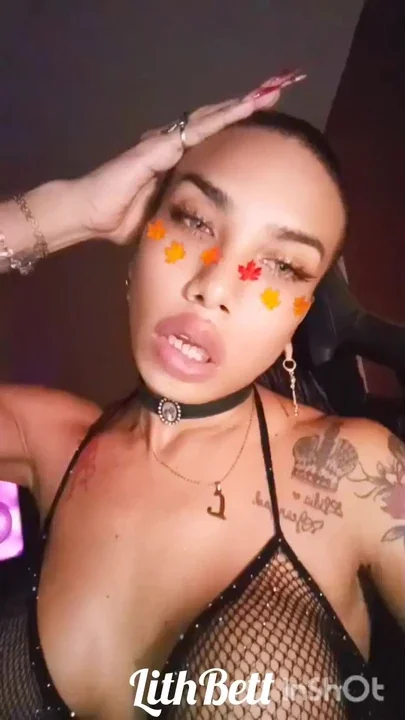 Hi babies I'm online and streaming from work