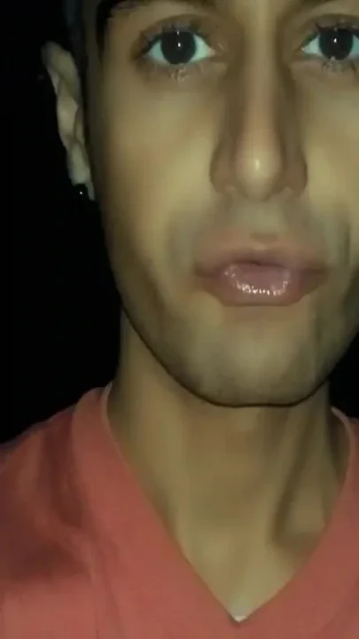 Chewing and Making Bubbles Foam of Friends Cum