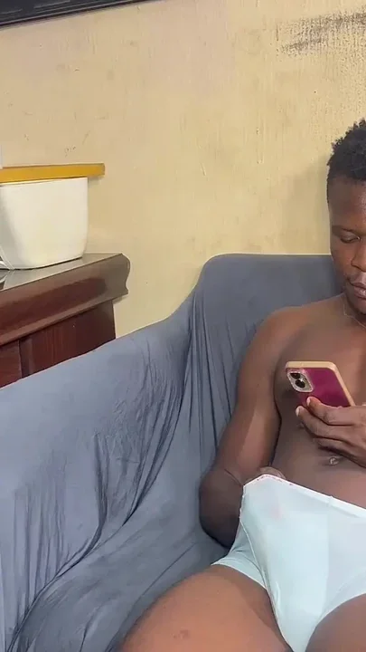 My Boyfriend Is Chatting with My Bestfriend on Him Phone