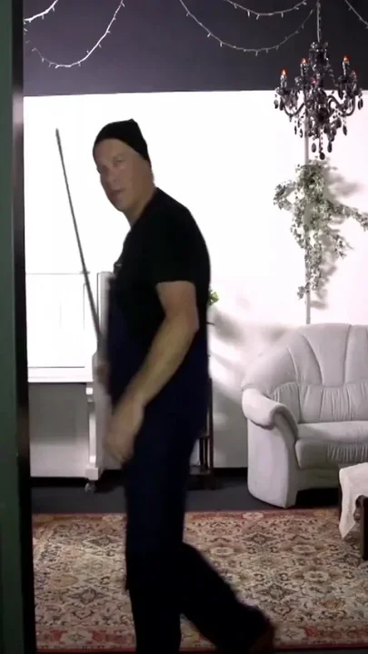 Muscled MILF in heels has been fucked by the masked stranger for who she thought