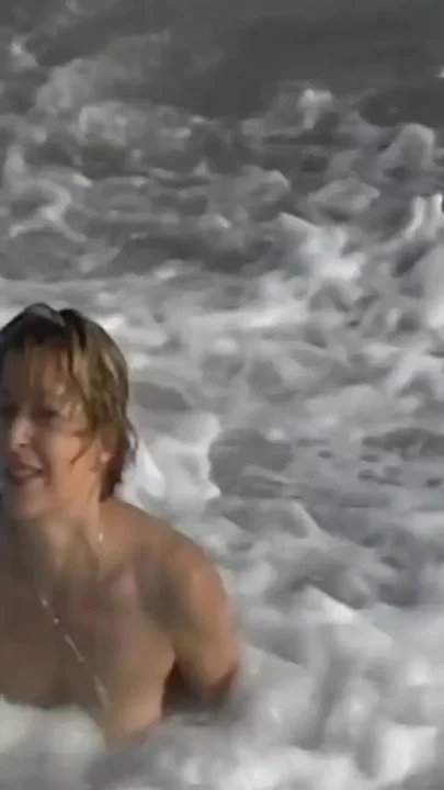 Tigra French MILF Tigra Naked in the Waves