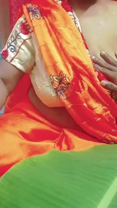Lady doctor giving treatment for a impotent guy in her style and gave a nice