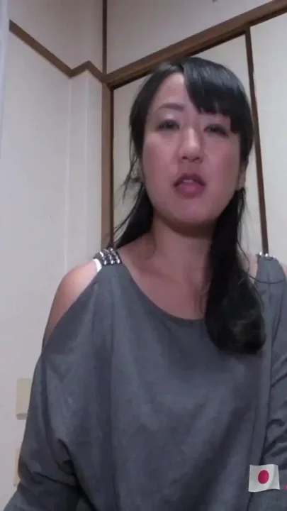 Amateur Japanese cougar tied up and used for creampie