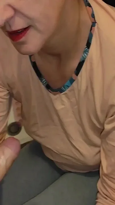 Stepmom MILF Tricked and Now She Takes Cum in Mouth Then Swallowing Huge Load