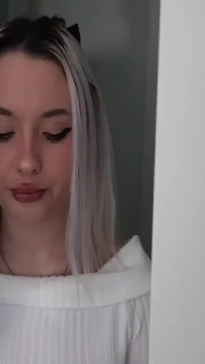 Maid Offers Extra Services Sloppy Deepthroat & Hard Fuck in Extreme Flexible
