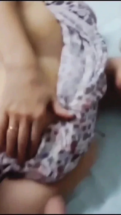 Selena's spontaneous sex games during break