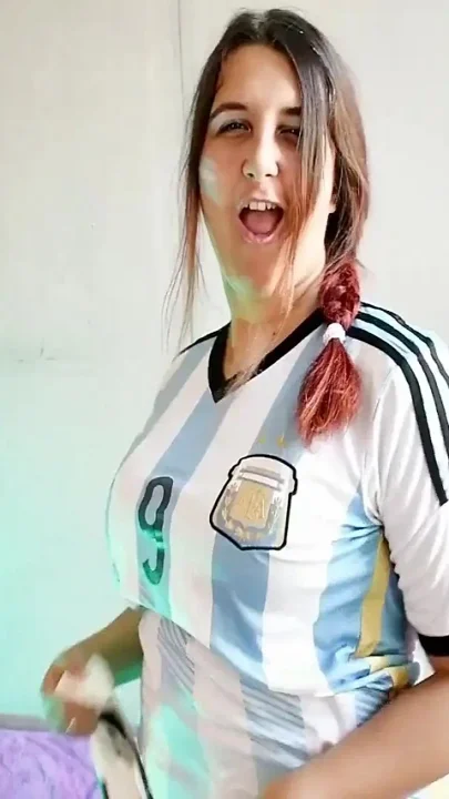 Argentina Looner Squirts on Big Balloons - Bunny Looner