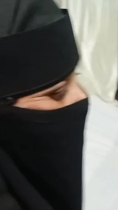 Muslim Girl Likes to Suck Cock in Hotel