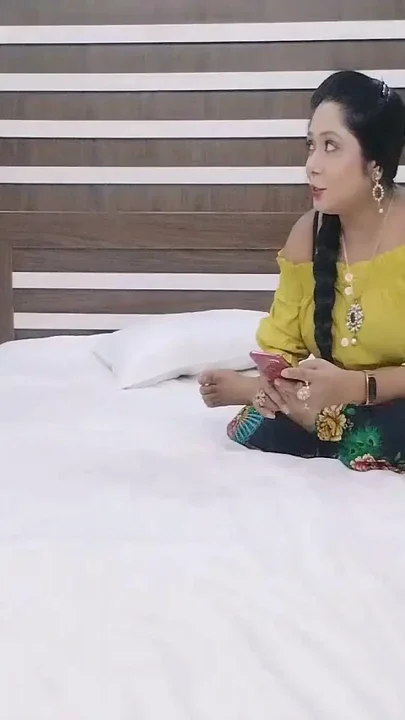 Beautiful Big Boobs Indian Bengali Mature MILF Desi Bhabhi Fucked by Devar