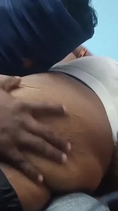 Padosi boy ke sath honey bhabhi ki musti hindi audio ke sath Clip 2