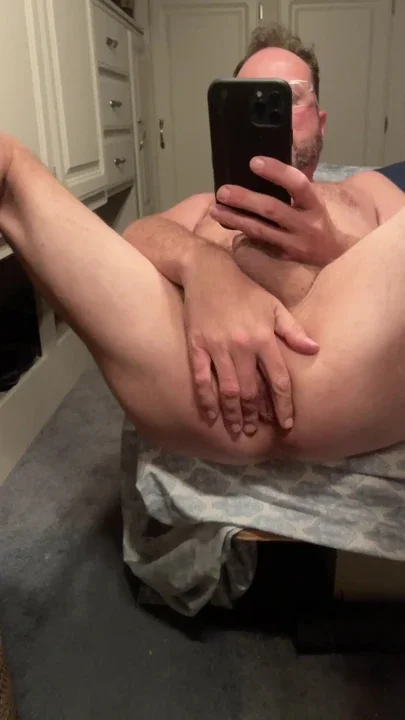 Playing with that good pussy