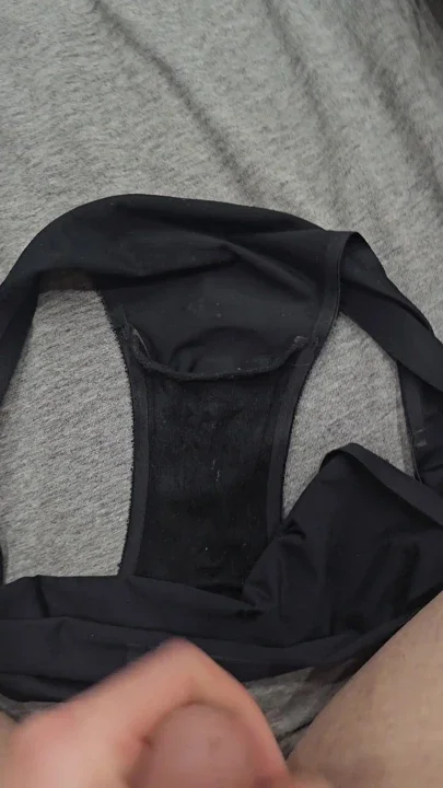 I cum inside my stepsis tiny volleyball spandex and her dirty pantys that she