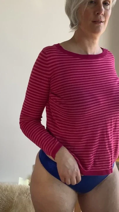 Thinking about how much better this ass would look with some handprints on it