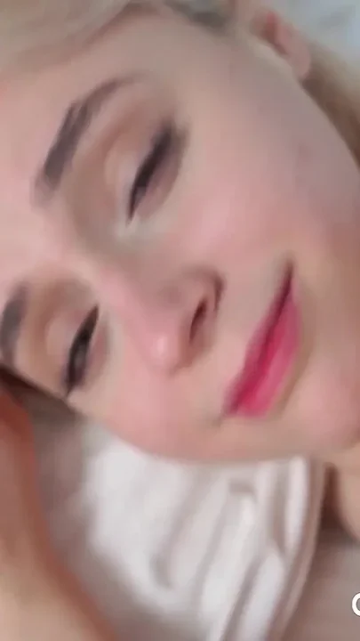 Filling Her Pussy with My Morning Wood