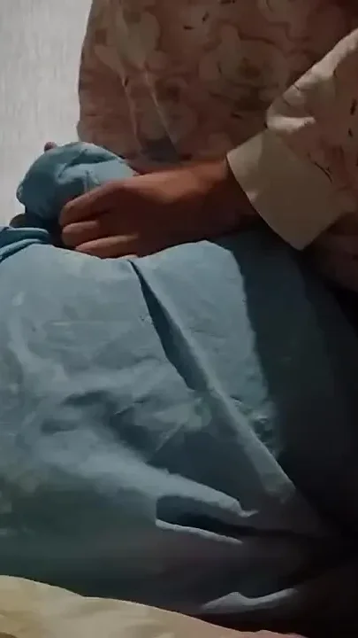 Super Skinny Girl Rubs Her Pussy on a Pillow and Cums Quickly so Her Parents