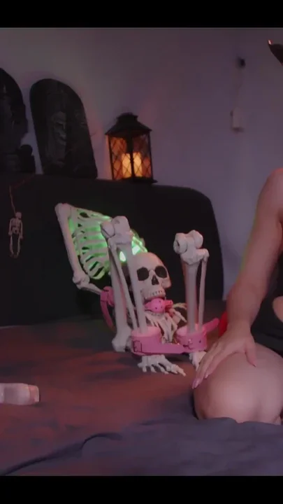 A Slutty Witch Suck His Big Cock