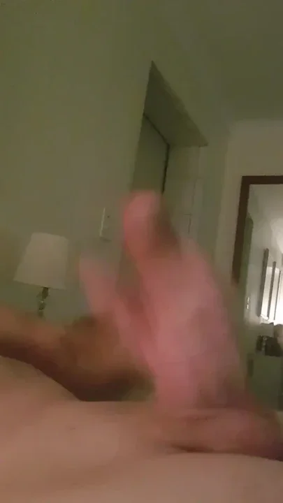 I jerk off and cum all over myself